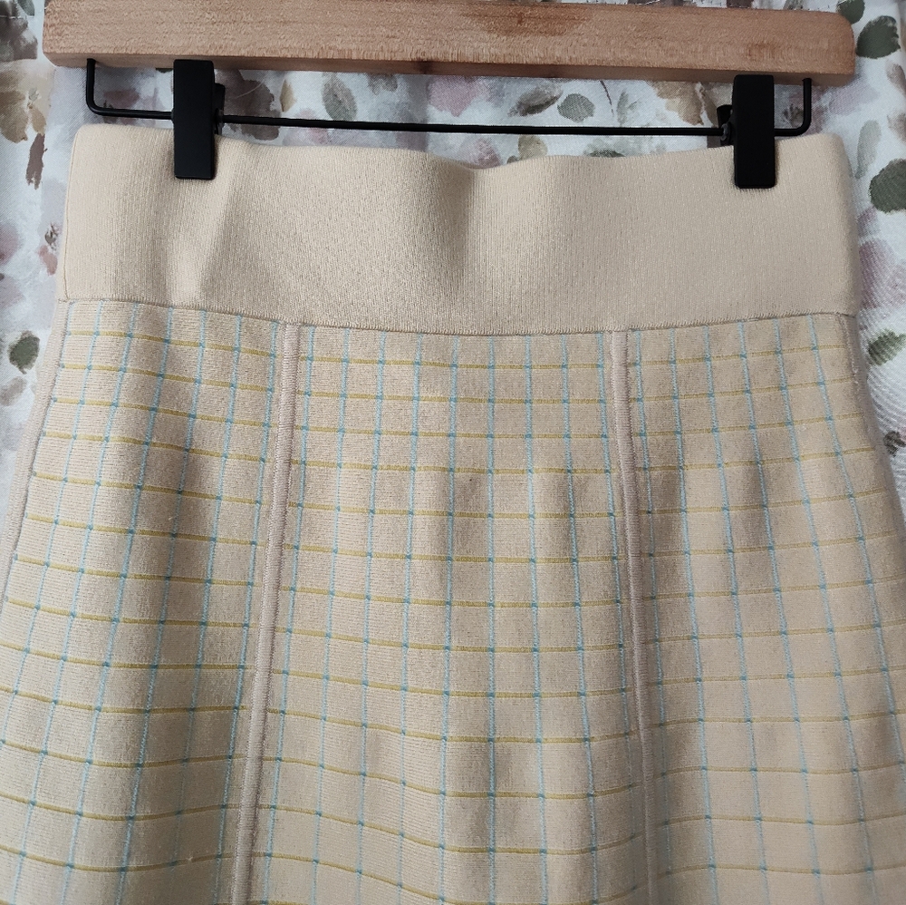 Yellow Pull On Sweater Skirt Sz S Flared A-Line Stretchy Knit Windowpane Plaid - Picture 5 of 7